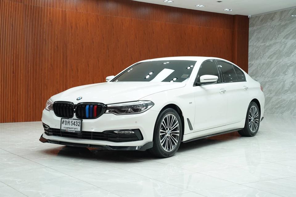 BMW 520d Sport G30 2018 สีขาว