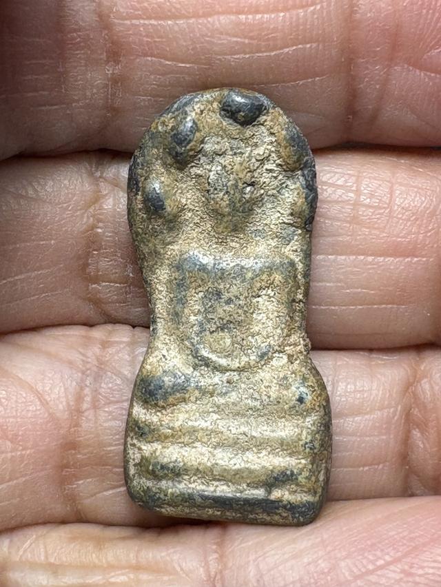 พระนาคปรกลพบุรี เนื้อชินตะกั่วสนิมแดง