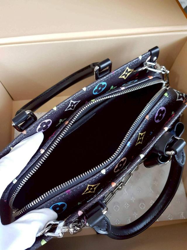 LV x TM ONTHEGO EAST WEST CHAIN ✅ (12,500฿)🔥 size : 13 x 10 x 25 cm