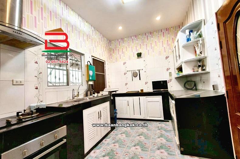 บ้านเดี่ยว เนื้อที่ 67.4 ตร.ว หมู่บ้านยาใจหนองโสน (ซอยเทศบาล 13) แยกปราณบุรี ถนนเพชรเกษม ตำบลเขาน้อย อำเภอปราณบุรี ประจวบคีรีขันธ์ 9