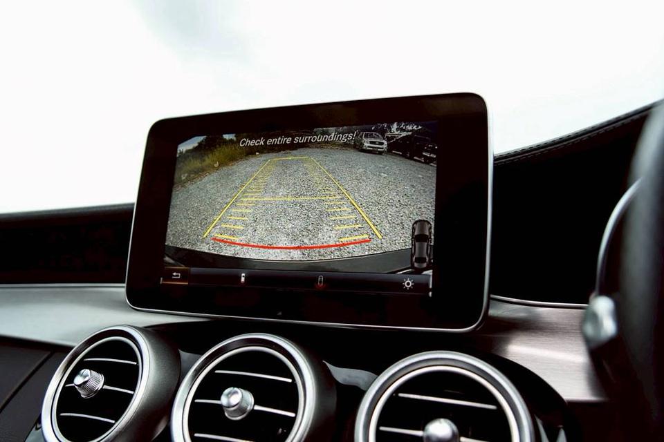 Mercedes Benz C300 AMG BlueTec Hybrid 11