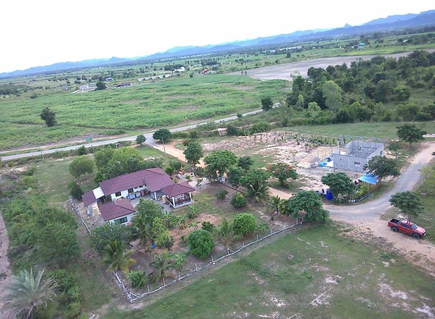 บ้าน 2 หลังบนที่ดิน 1 ไร่ 4