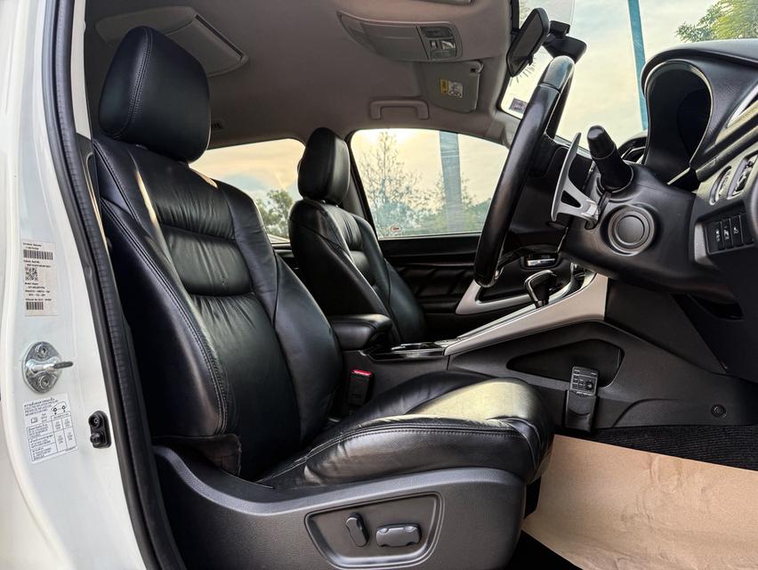 ขาย Mitsubishi Pajero 2.4GT ปี16 11