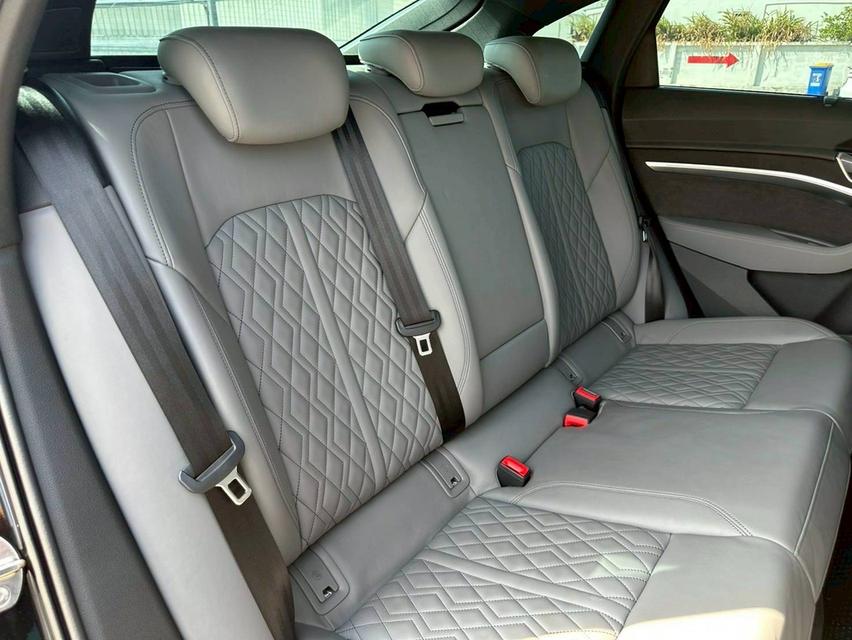 Audi E-tron 55 Sportback Quattro S-Line ปี 2020 จด 2021 รูปที่ 11
