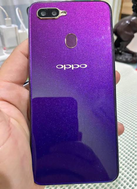 โทรศัพท์มือถือ Oppo F9 