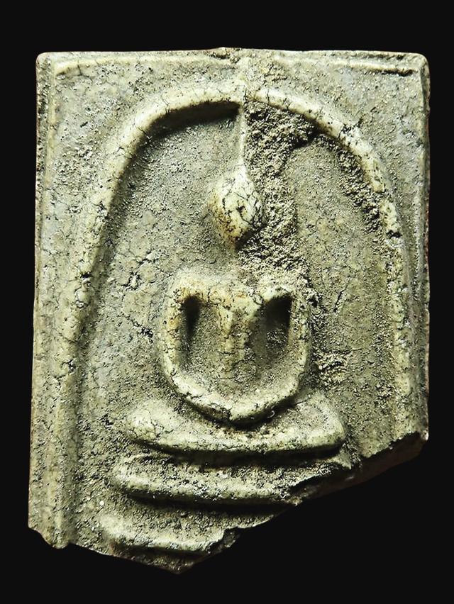 (ชิ้นส่วน)สมเด็จวัดระฆังโฆสิตาราม พิมพ์ใหญ่อกร่องเกศทะลุซุ้ม (หรือเรียกว่าพิมพ์สุโขทัย) บล็อกหลวงวิจารณ์เจียรนัย