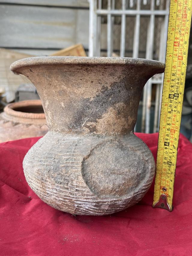 เครื่องปั้นดินเผาโบราณ บ้านปราสาท ปากแตร ภาชนะดินเผา หม้อดินเผาโบราณ 8