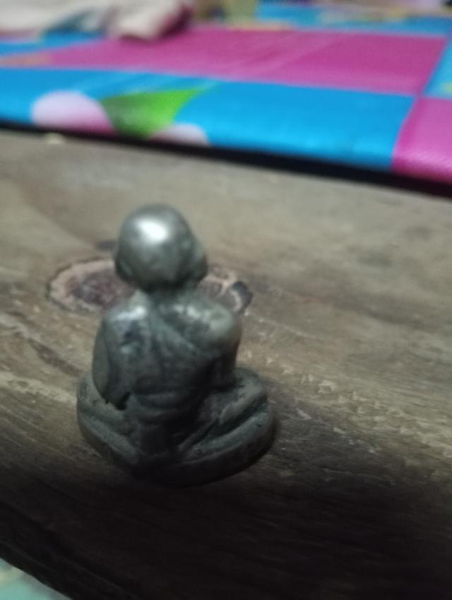 หลวงพ่อโต รูปหล่อลอยองค์รุ้นแรก 2