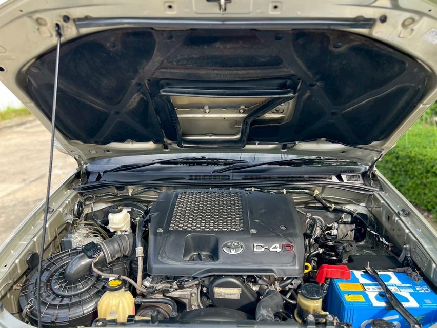 TOYOTA Fortuner 3.0V 4WD เครื่องยนต์: ดีเซล เกียร์:AT ปี: 2012 สี:เทา ไมล์ 15x,xxx km. รูปที่ 7