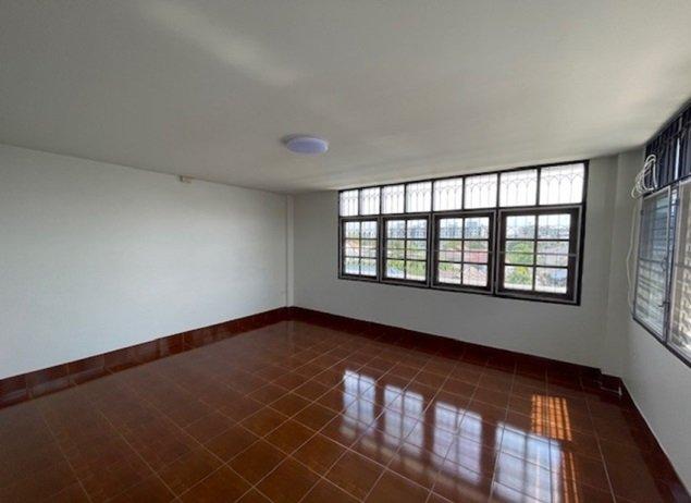 ให้เช่าทาวน์โฮม 4 ชั้น / พหลโยธิน 32 เสนานิคม 1 ซอยต้น ๆ เข้าซอย 100 เมตร / จอดรถ 2-3 คัน 9