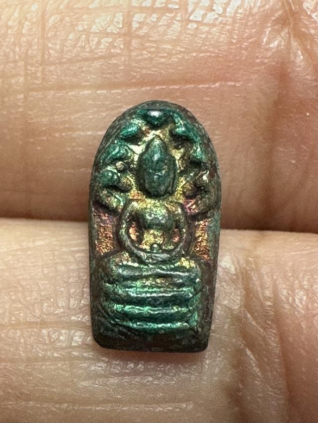 พระปรกใบมะขาม ล.ป.ทิม เนื้อเงิน 1