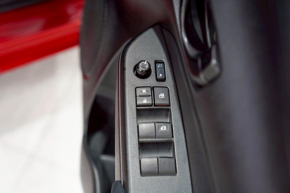 ขายรถยนตร์ toyota มือสอง รูปที่ 12