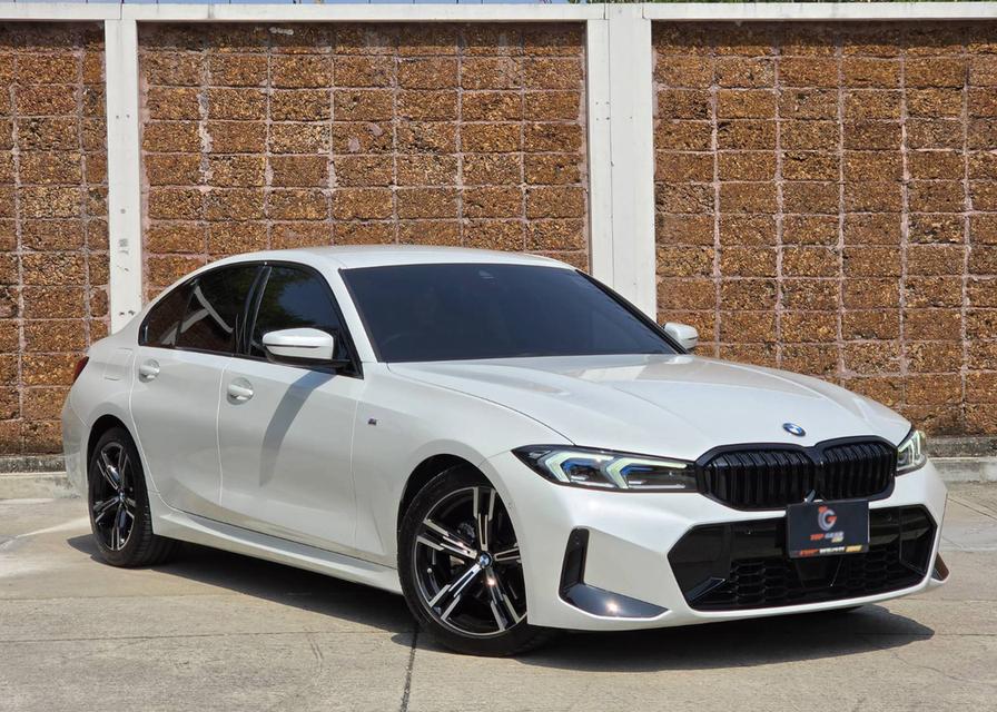 BMW 320d M sport lci ปี2024 แท้สวยจัด ๆ รถมือเดียวป้ายแดง ประวัติครบ ๆ Bsi / Bri ถึง 06/2029 สีตัวถังเดิมสนิททุกชิ้น