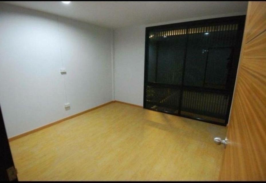 ให้เช่าบ้านเดี่ยว 2ชั้น หมู่บ้าน ต.รวมโชค ทำเลโชคชัย 4 ตกเเต่งสไตล์ LOFT ใกล้  Central East Ville  เหมาะทำออฟฟิศ จอดรถได 5