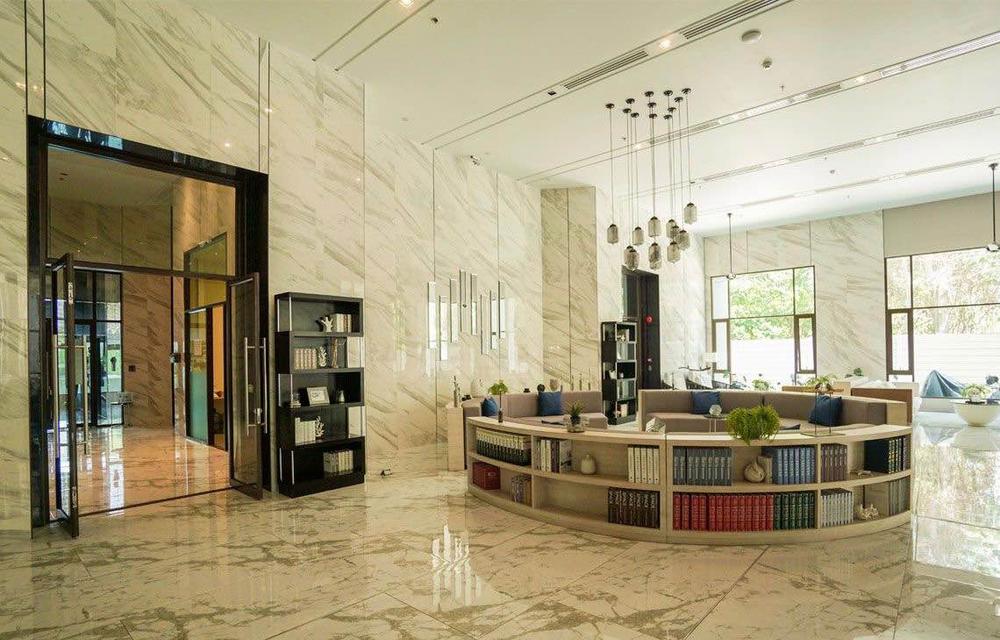 Selling Aeras Beachfront 5.6 million 8
