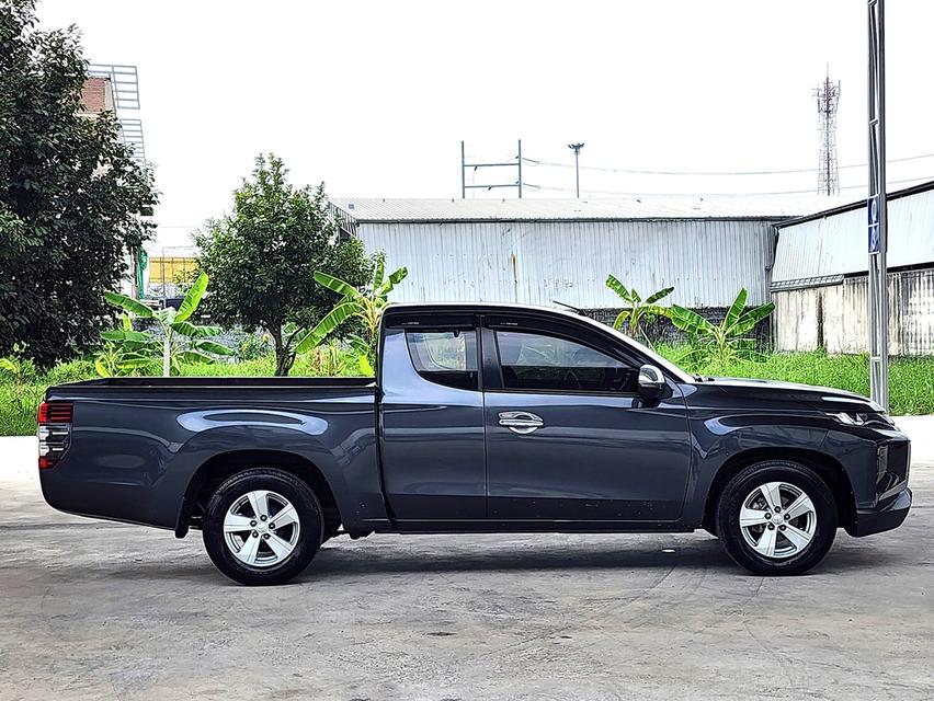 MITSUBISHI Triton Extra Cab 2.5GLX 7