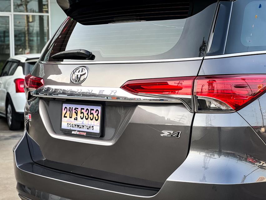 Toyota Fortuner 2.8V 4wd ปี22 10