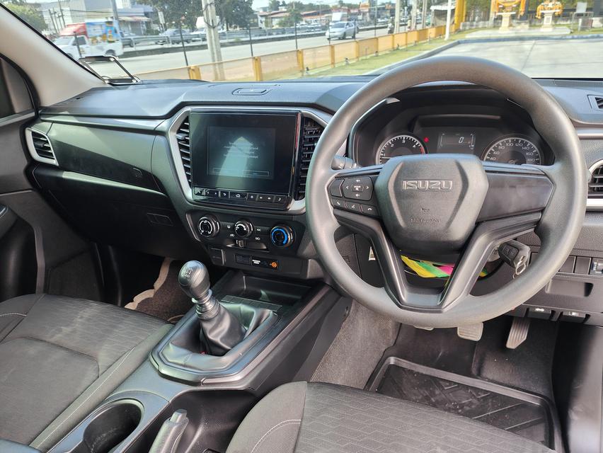 Isuzu D-Max 1.9 L Cab MT  7
