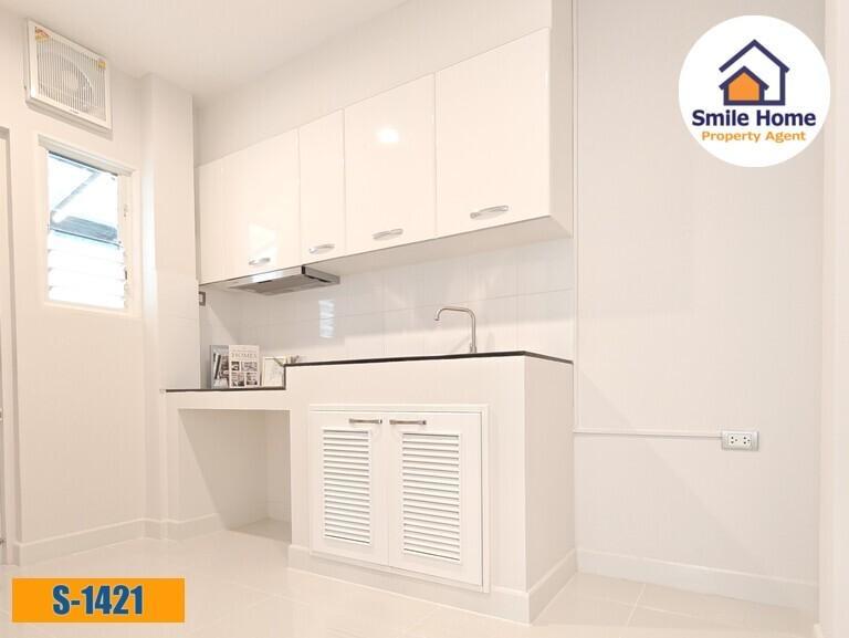 Centro ศรีนครินทร์–บางนา ใกล้สวนหลวง ร.9 7