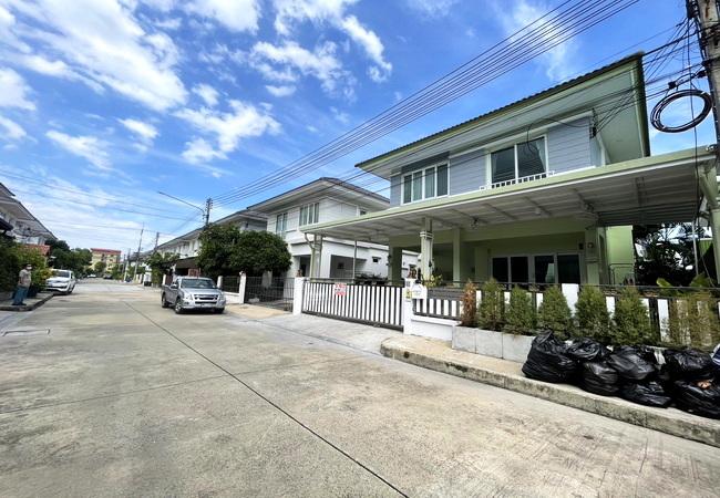 ขายบ้านแฝด หมู่บ้านสาริน อเวนิว พระราม 2 เนื้อที่ 35.7 ตร.ว. 2 ชั้น 3 นอน 3 น้ำ