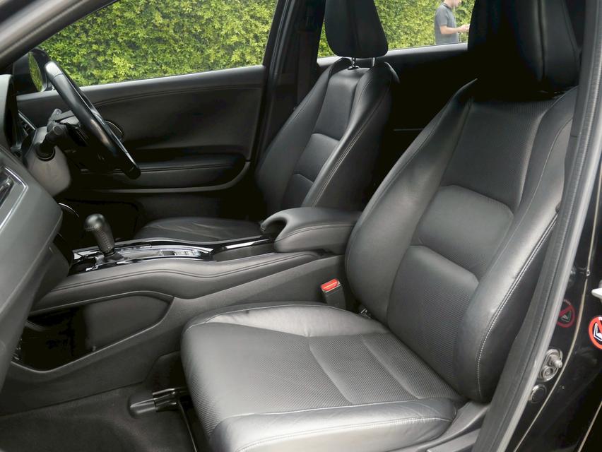 HONDA HR-V 1.8 RS  ปี2018 ท๊อปสุดในรุ่น รถมือเดียว  อุปกรณ์ครบ 12