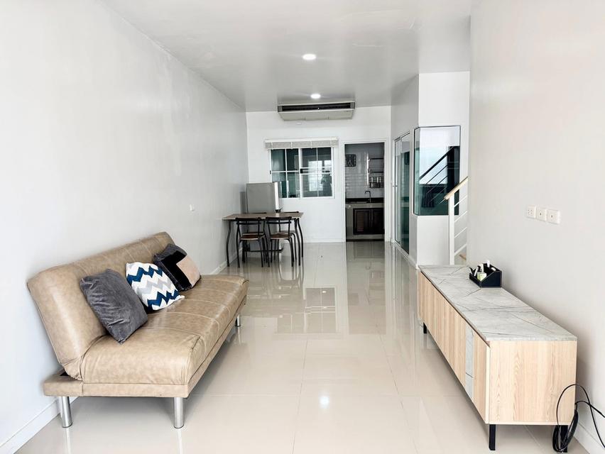 ให้เช่าทาวน์โฮม หมู่บ้านเสนาวีว่า อัสสัมชัญ ศรีราชา 2