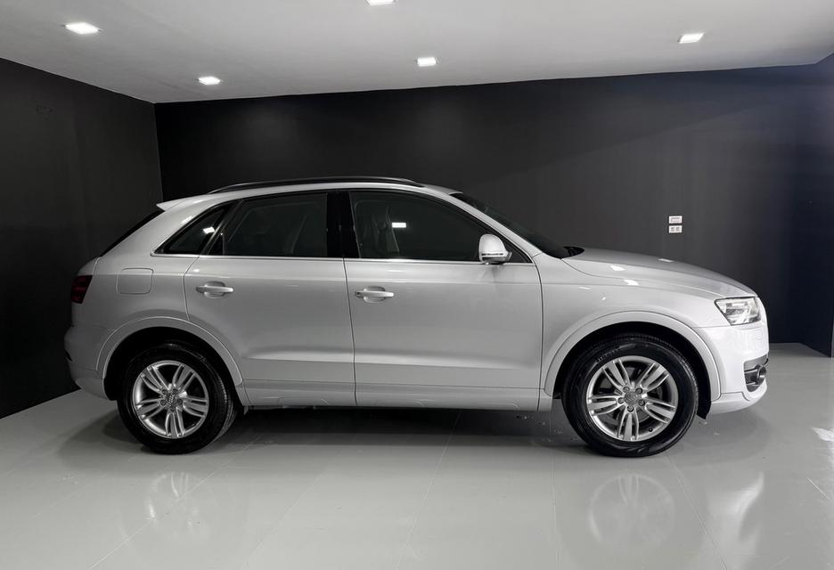 Audi Q3 2.0 Quattro SUV ปี 2014 รถออกศูนย์ Audi มือเดียวป้ายแดงรถสภาพเนียบ สวยหรู
