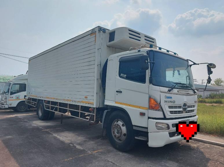 รถบรรทุก 6 ล้อ Hino ปี 56