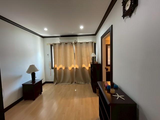 ให้เช่า ทาวน์โฮมหรู 4 ชั้น คริสตัล วิลล์ Townhome Crystal Ville โครงการอยู่หลังเซ็นทรัลอีสต์วิลล์ติดทางด่วน เอกมัยรามอินทรา ซอยประดิษฐ์มนูธรรม 19 4