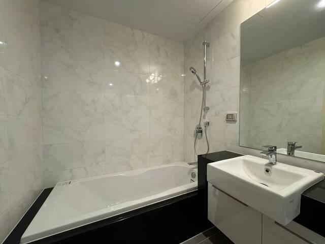 Exceptional High Floor 3-Bed 3-Bath Condo with Unblocked River Views at Supalai Riva Grande - Ready For Rent or Sale 5