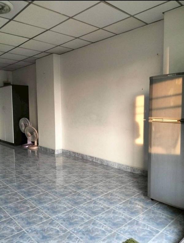 ขายด่วน คอนโด กรีนเพลส รอยัล พาร์ค ทำเลหน้าโรงเรียน ขนาด 31 ตรม.ชั้น 4 ห้องเย็นอยู่สบาย โทร 099-1961001 3