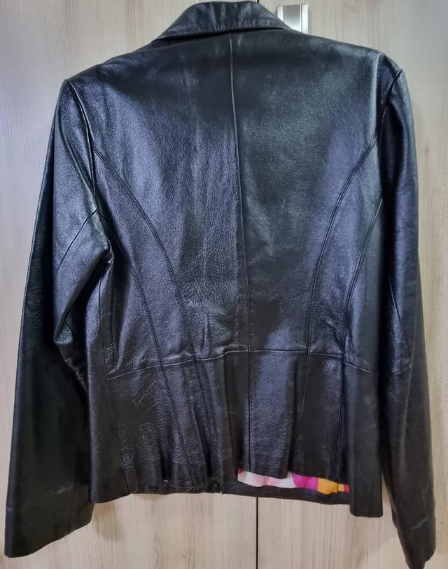 เสื้อแจ็คเก็ตหนังสีดำทรงเข้ารูป size s 4