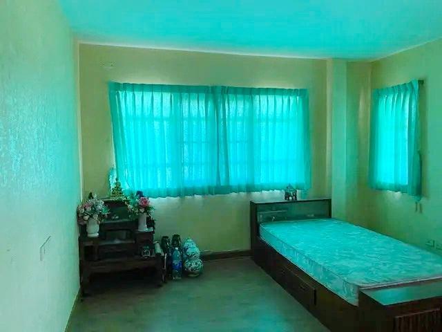 ให้เช่าบ้านเดี่ยว 2 ชั้น 62 ตร.วา.มีเฟอร์ 3นอน 3น้ำ รร.วัดขุมทอง 700 ม.ตลาดตั้งเจริญ 4.3กม. ถ.ขุมทอง-ลุมโตยติง 2