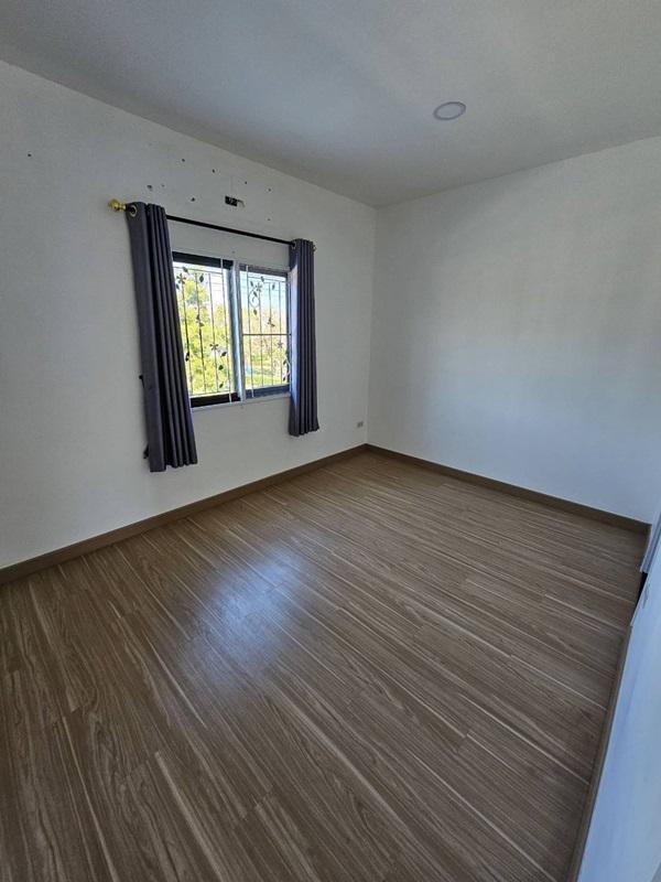 ขายด่วน บ้านทาวเฮ้าส์ หมู่บ้านศิวาลัย บางสมัคร บางปะกง ฉะเชิงเทรา สภาพใหม่ เนื้อที่ 42 ตรว. โทร 0632359638 6