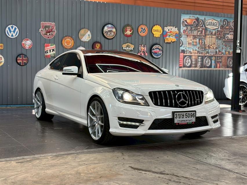 MERCEDES-BENZ C180 1.6 COUPE AMG ปี2014ชุดแต่งAMG ออพชั่นแน่นๆ พร้อมใช้งาน 2