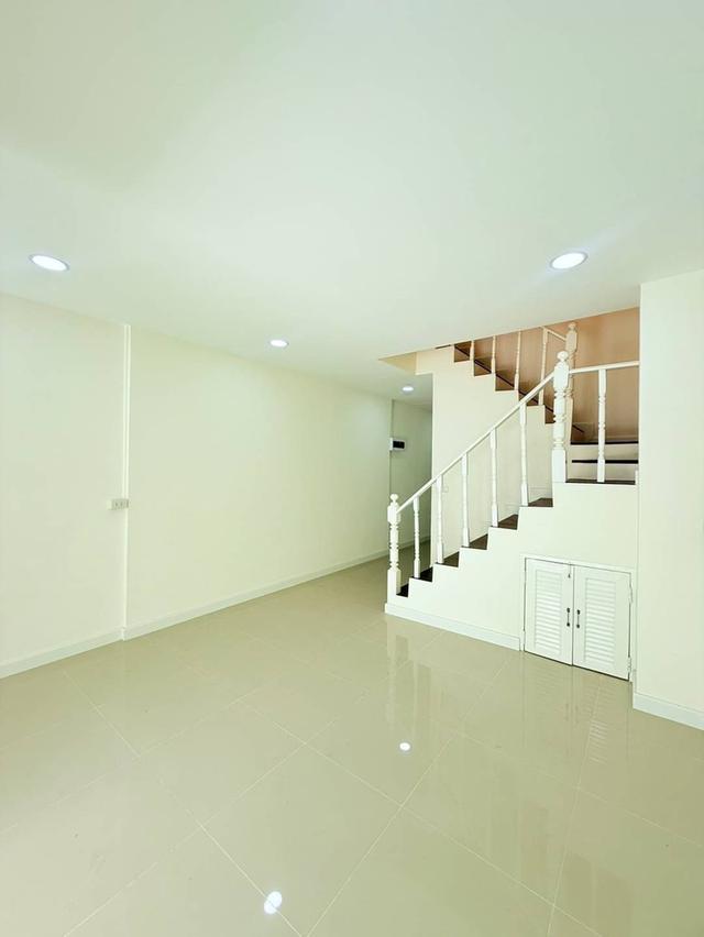 หมู่บ้านนนท์ทิวาการ์เด้น 12
