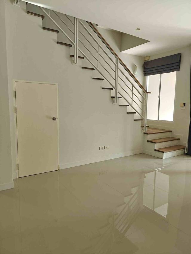 PJ30 ให้เช่าทาวน์โฮมบ้านหลังมุม บ้านกลางเมือง ลาดพร้าว 71 - ถนนนาคนิวาส