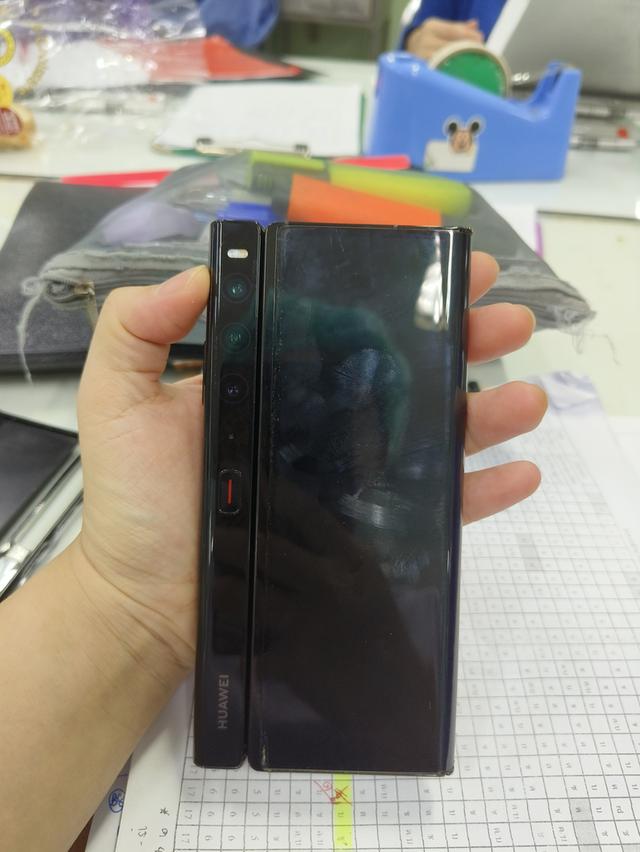 Huawei  mate xs2 1