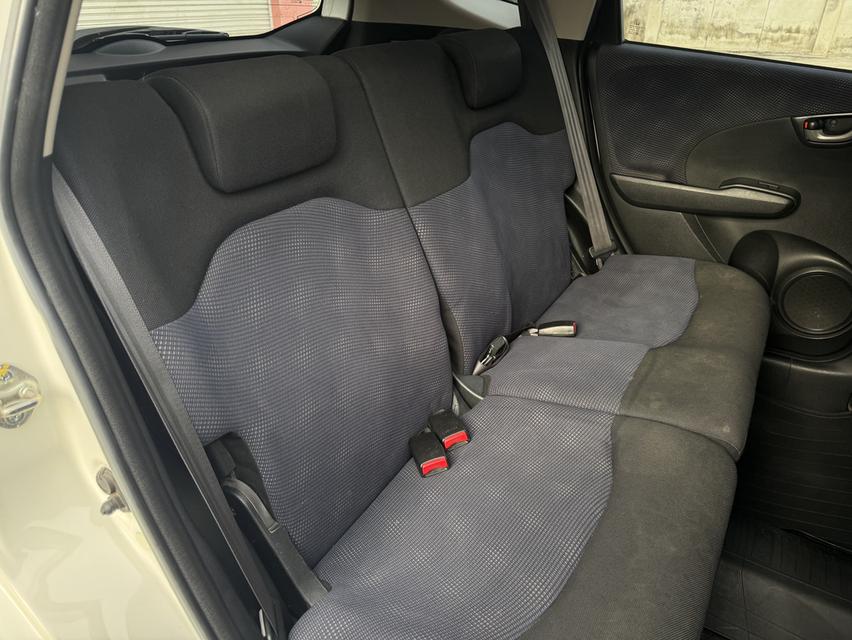 HONDA JAZZ GE 2011 AUTO V IVTEC รูปที่ 14