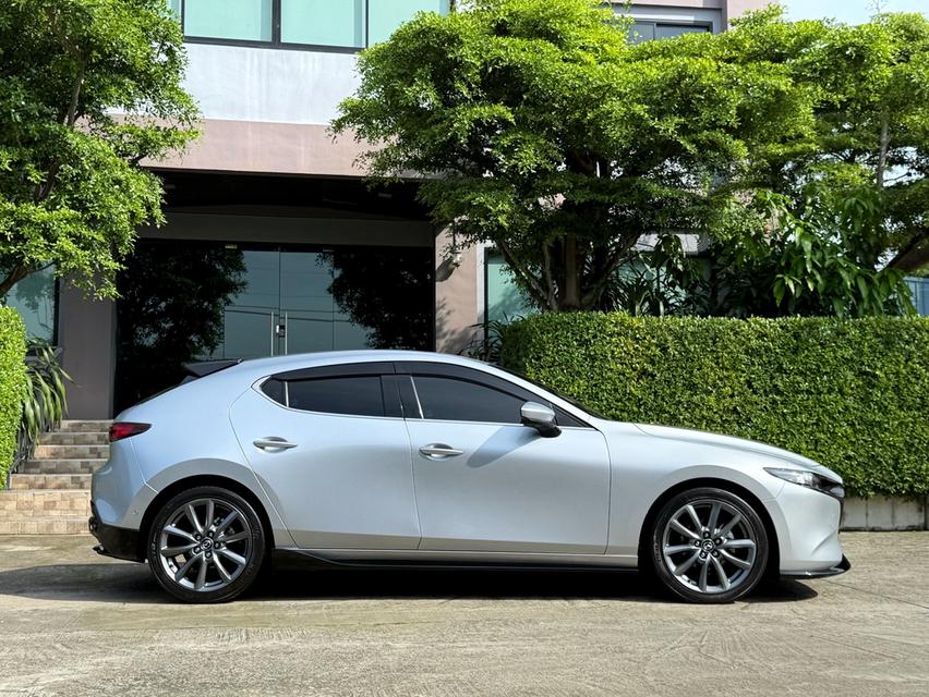 2020 MAZDA 3 2.0 SP SPORT รุ่น TOP รถสภาพสวยสมบูรณ์ พร้อมใช้งาน รถเข้าศูนย์ตามระยะ รถไม่เคยมีอุบัติเหตุครับ