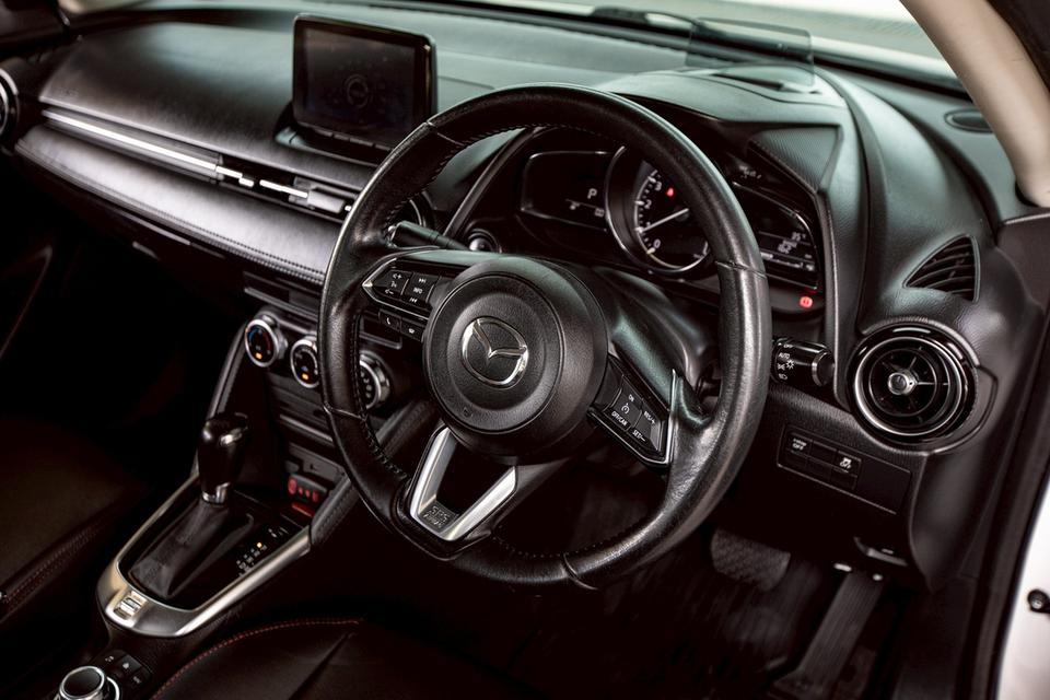 Mazda2 1.3 High Connect Skyactiv Sedan ปี 2018 สีขาวมุก 14