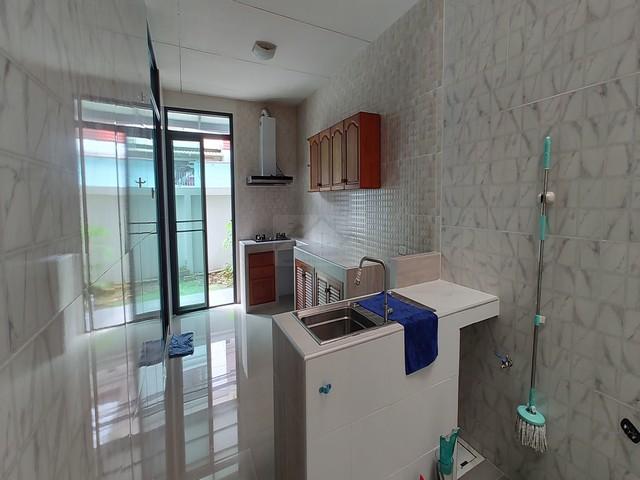 ขายทาวน์โฮม 3.5 ชั้น ขนาดใหญ่ หลังมุม 42.3 ตรว. ลาดพร้าว 25 หน้าบ้านกว้าง 12 เมตร ใกล้แยกรัชดาลาดพร้าว ใกล้ MRT ลาดพร้าว 5