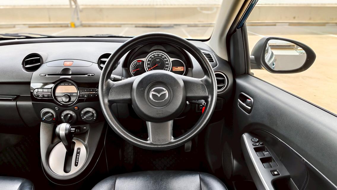 MAZDA 2 Hatchback 1.5E 2012 จด 2013 12