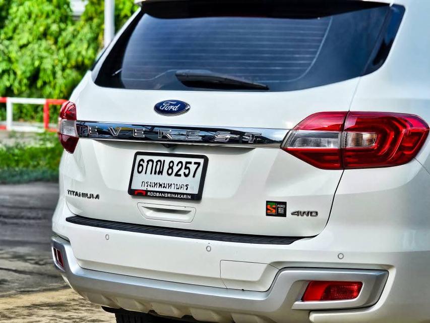 FordFord Everest 9