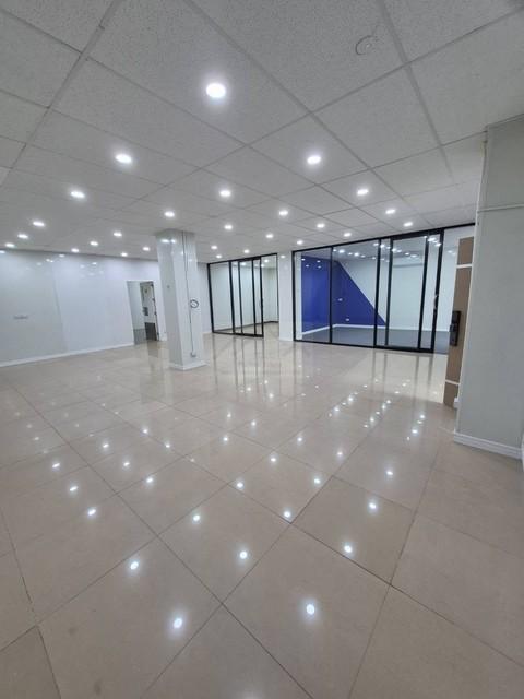 ให้เช่าพื้นที่ ชั้น 1 ขนาด 220 ตร.ม. ถนนวิภาวดี 62 มีแอร์ทุกห้อง ใกล้มูลนิธิกระจกเงา 4