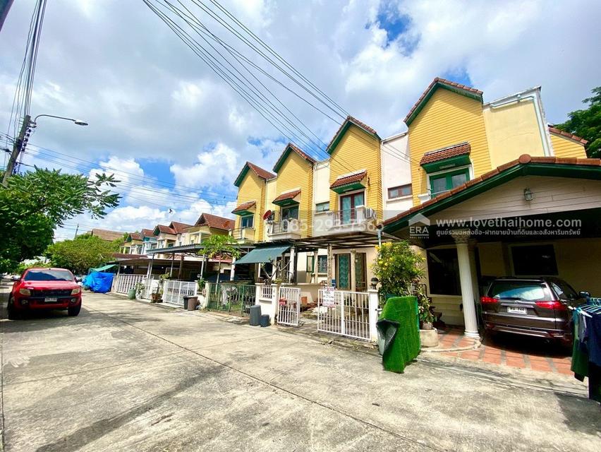ขายทาวน์โฮม 3 ชั้น หมู่บ้านแมกไม้ วัชรพล สุขาภิบาล5 พื้นที่ 23.6 ตารางวา ขายถูก จองด่วน!! สภาพสวย ตรงข้ามตลาดวงศกร 3