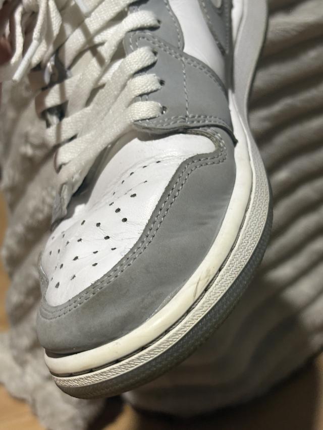 Air Jordan 1 Low Wolf Grey รูปที่ 5