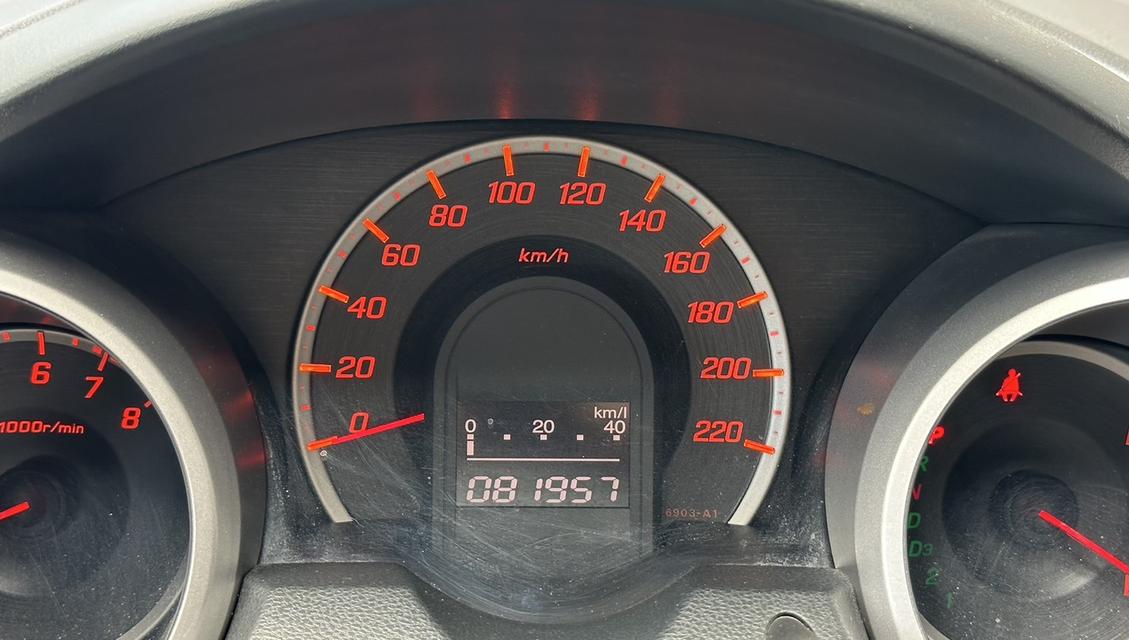 Honda Jazz 1.5 V /AT ปี 2008  14