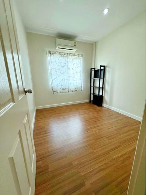 เตรียมอุดมศึกษาน้อมเกล้า MRT สัมมากร 1 กม. ซ.รามคำแหง 140-146 ให้เช่าทาวน์โฮม 3 ชั้น พร้อมเฟอร์ฯ 204 ตร.ม.17 ตร.วา. 3 นอ 7