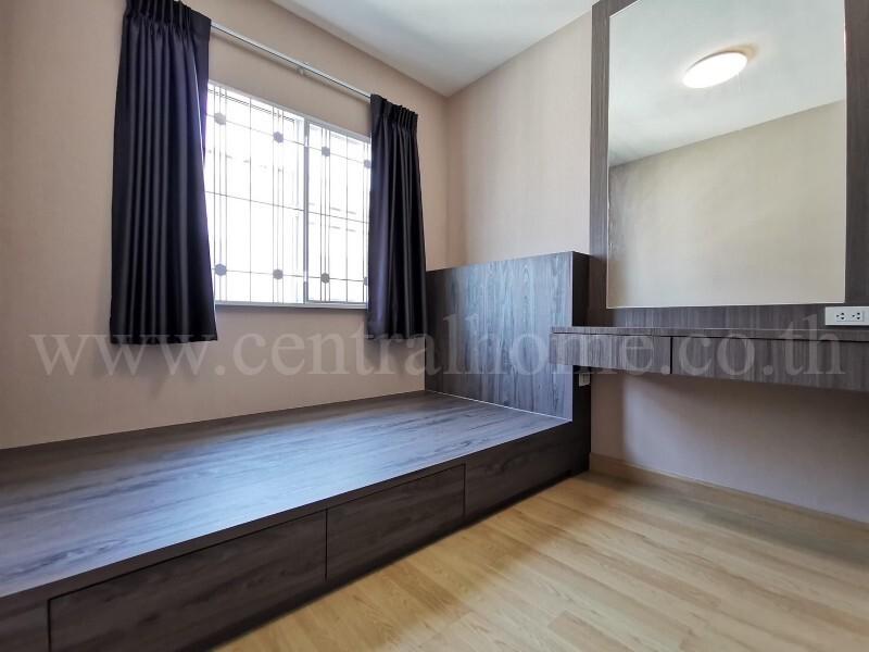 ทาวน์โฮม ดิ เอสเซนส์ ชัยพฤกษ์ - วงแหวน แปลงริม เฟอร์ครบพร้อมอยู่ 13